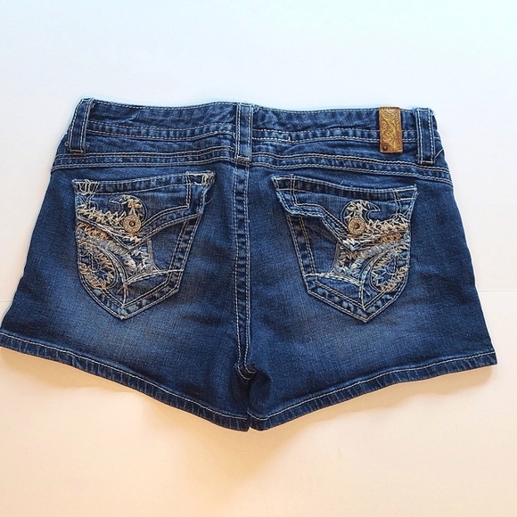 Maurices Embroidered Pocket Jean Shorts - Picture 4 of 6